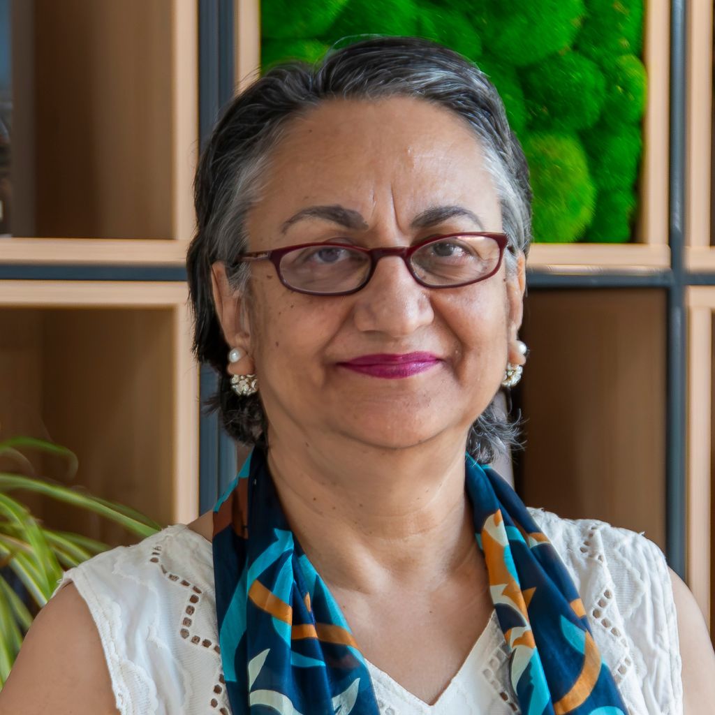 Simi Kamal 1024 x 1024